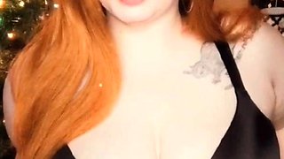 Solo pussy toying redhead sexy close up masturbation action