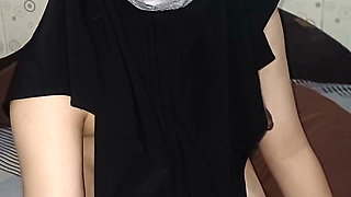 Open Bo Beautiful Hijab Female Student Her Service Is Steady and Her Sighs Too