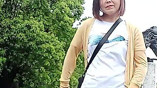 Outdoor Exposure in Ultra-low-rise Jeans