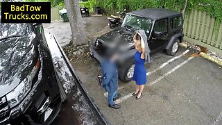 Busty amateur babe gives bj for towed car