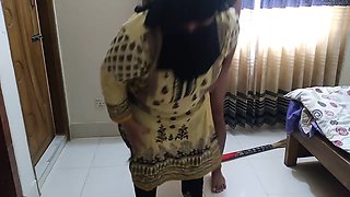 Tamil Maa Ko Jabardasti Choda - Indian Stepmom Fucks Stepson While Sweeping The House (huge Cum Behind)