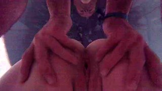 Under water sex fucking in a pool