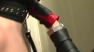 German BDSM - Piss in his mount