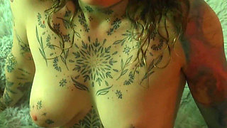 Insatiable Lola Takes 19 Inch Alien Monster