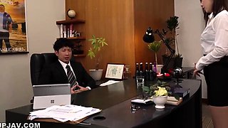 Amateur milf has her first threesome