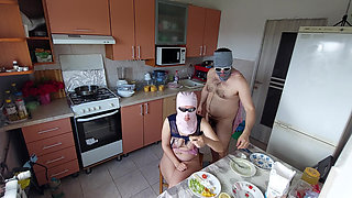 Hot amateur couple having fun in the kitchen. Sexy mom having breakfast in the bedroom, hairy pussy, big tits, big ass.