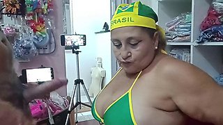 Tomsorte Gags on Brazilian Cock