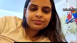 Indian Tamil Wifey Displays Fun bags on VC and Nailing