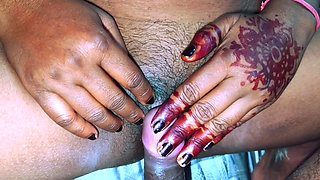 Bhabhi ke chikni chut me devar ne hath dal ke cream nikal diya.big boobs wali desi aunty ko stepuncle ne chut chod ke chut me ma