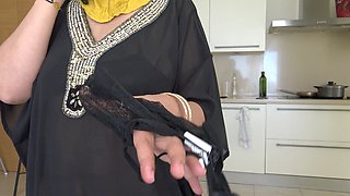 Gorgeous Arab wife with a voluptuous booty indulges in a cheating escapade on camera