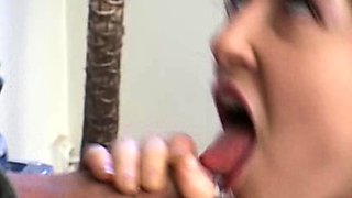 Tiffany Hopkins - La Sulfureuse - scene 1