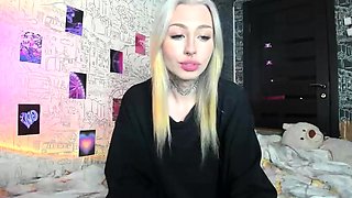 Blonde Teen Solo Masturbating On Webcam