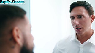 Athletic jocks enjoy passionate bareback sex after kissing