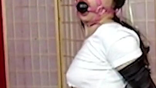 Maxine X Sweet and Sexy Yumi U in Bondage