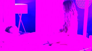 Emo Amateur Teen stript vor der Cam