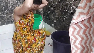 Step sister ko bathroom me pakad ke chod diya