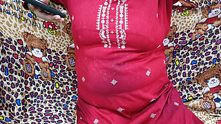 Desi Bhabhi Want to Relax but Secretly