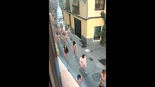 Amateur Japanese babes walking naked around town