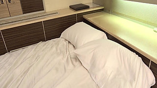 A065G03 A beautiful older sister who is neat and tidy. Even though I love my boyfriend, I'm actually a sullen! Nasty SEX that my boyfriend doesn't know!