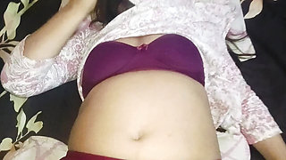Indian dasi aunty fucked hard with hindi audio