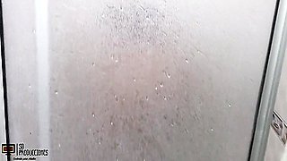 Emma Is A Very Beautiful But Too Hot White Latina With Her Stepfather - Porno En Espanol