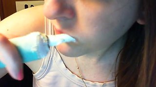 Amazing Hardcore Fetish Video Toothbrushing Masturbation All in Pussy