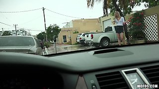 Southern Nymph Fucks In The Car