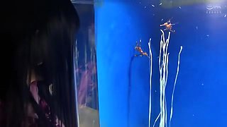 萌え系美女がイチャイチャからおっぱい舐められ四つん這いでバイブ責めされオマンコの感度高まる