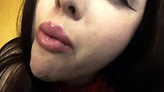 Gorgeous babe cums 5 times on webcam for her boyfriend.