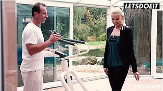 Bubble Butt Karol Lilien Pounded By The Pool Missionary Style In Her Tight Vagina