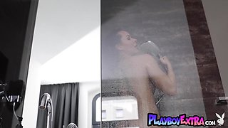 Asian 18yo Tia washing her exotic vagina