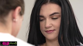 The stepsisters are serving as a comedian - episode 7 of season 22