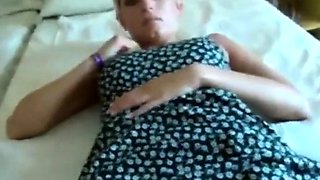 Amateur Keeper Has Homemade Orgasm