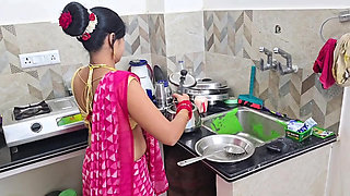 Boss Ne Bhabhi Ko Pramotion dene Ke Bahane Bulaya Apne Room Me Hardcore Sex