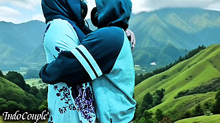 Istri muslim berhijab selingkuh saat suaminya liburan ke Bali sama pacarnya sampai telan sperma .real life istri selingkuh