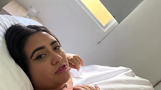 I Can't Wait After Seeing My Roommate Wake up Without Clothes so I End up Giving Her a Good Fuck