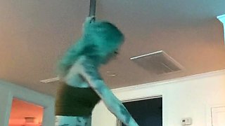 Amateur Horny Blonde Masturbates with Beer More webcamgirls