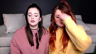 Amateur webcam babe dildo masturbation