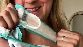 Cumshot amateur MILF suck and jerks dude in the bedroom