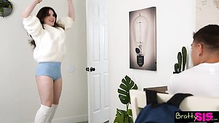 Pin-up Megan Marx's shaved video