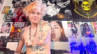 Cute Goth Gurl No Makeup Gets the Hiccups