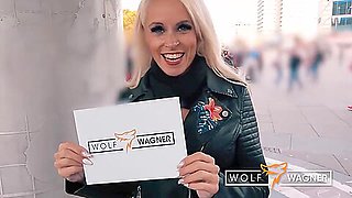 Watch Divine Sophie Logans Clip