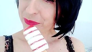 Cute amateur brunette naughty in solo jerking show on camera