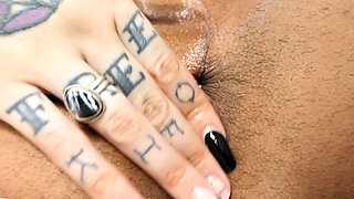 Naughty ink bae pussysmashed in bi 3some