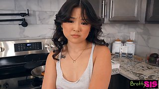 Asian Hottie Lulu Chu Challenges Stepbro To Find Her Clit - S35:E8