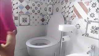 Toilet and Very Wet Pee: My Passion