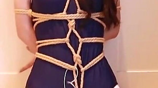 Double Ponytail White Silk Pool Water Binding Training