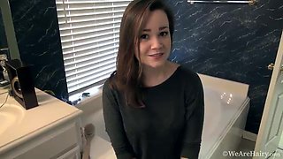 We meet the sexy and cute Kelly Morgan - WeAreHairy