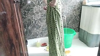 Muslim Bhabhi Bathroom Mms