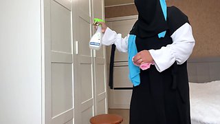 Arab Wife in Hijab Found a Sex Toy While Cleaning and Got Horny